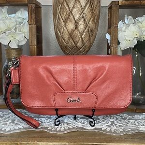 (MT139) Authentic EUC Coach wristlet